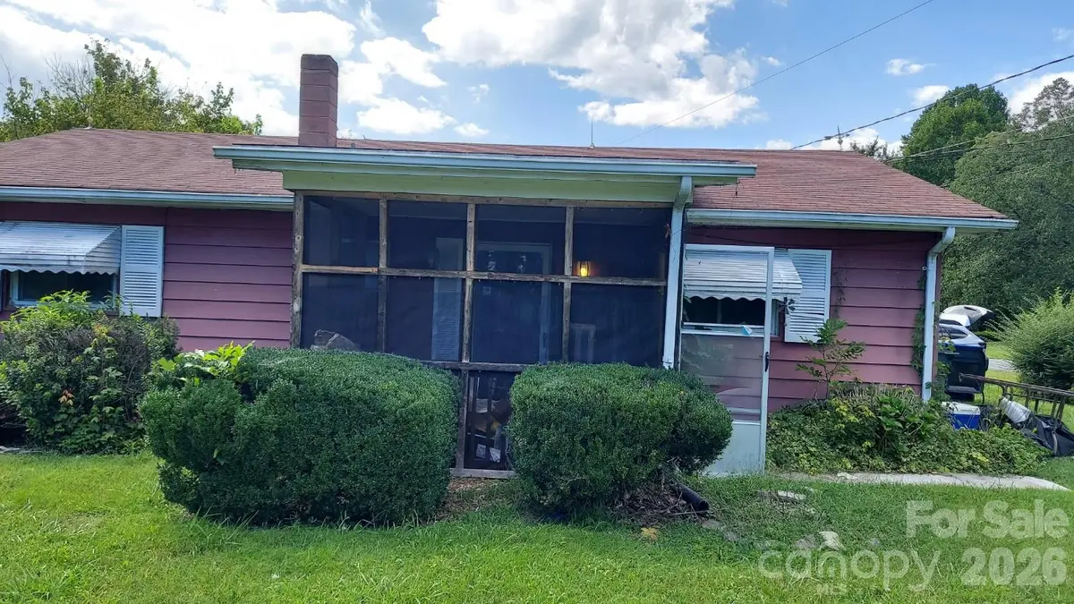 109 Barbara AVE, Mount Airy, NC 27030