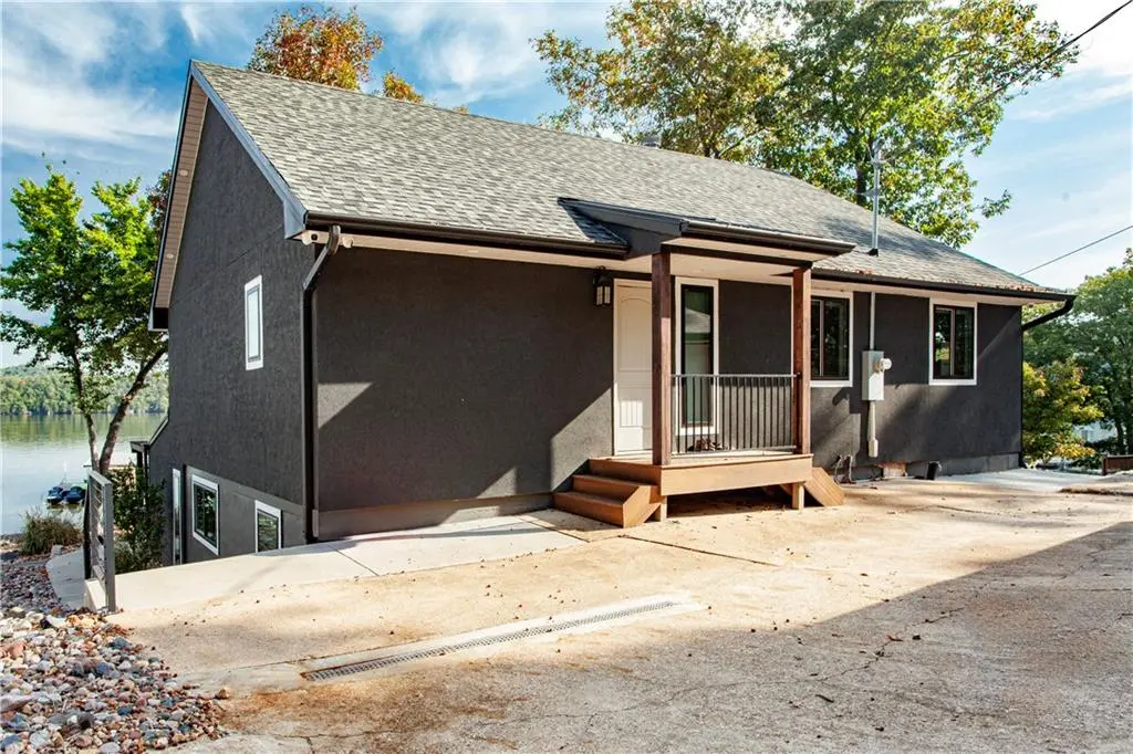 472 Osage Oaks DR, Climax Springs, MO 65324
