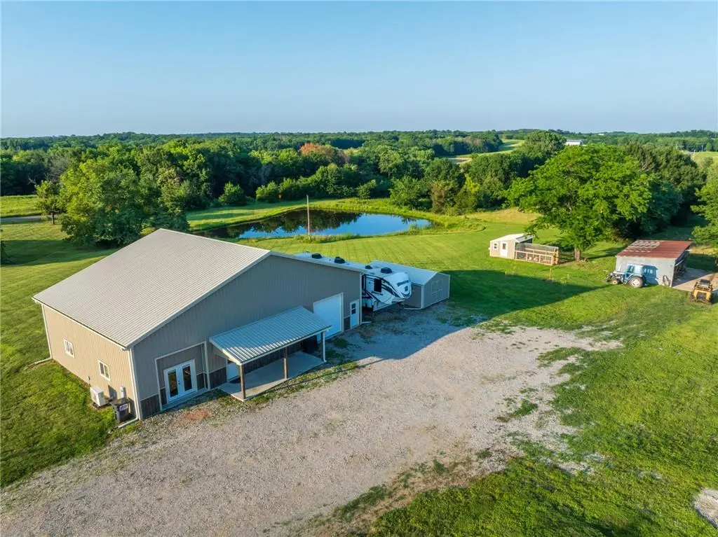 2952 NE Hedge RD, Maysville, MO 64469