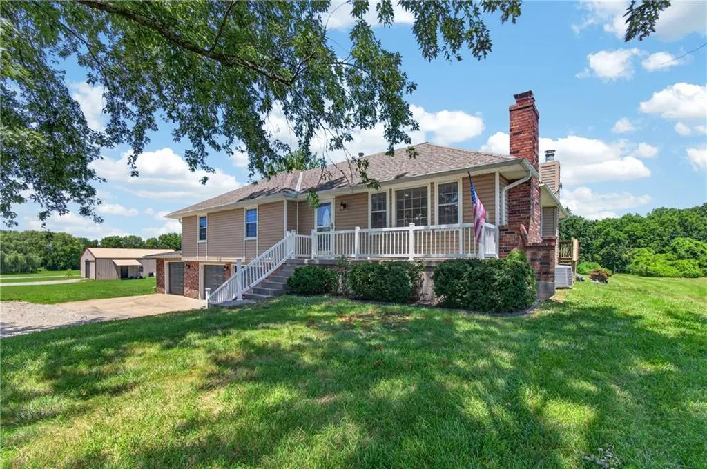 10508 E 241st Ter TER, Peculiar, MO 64078