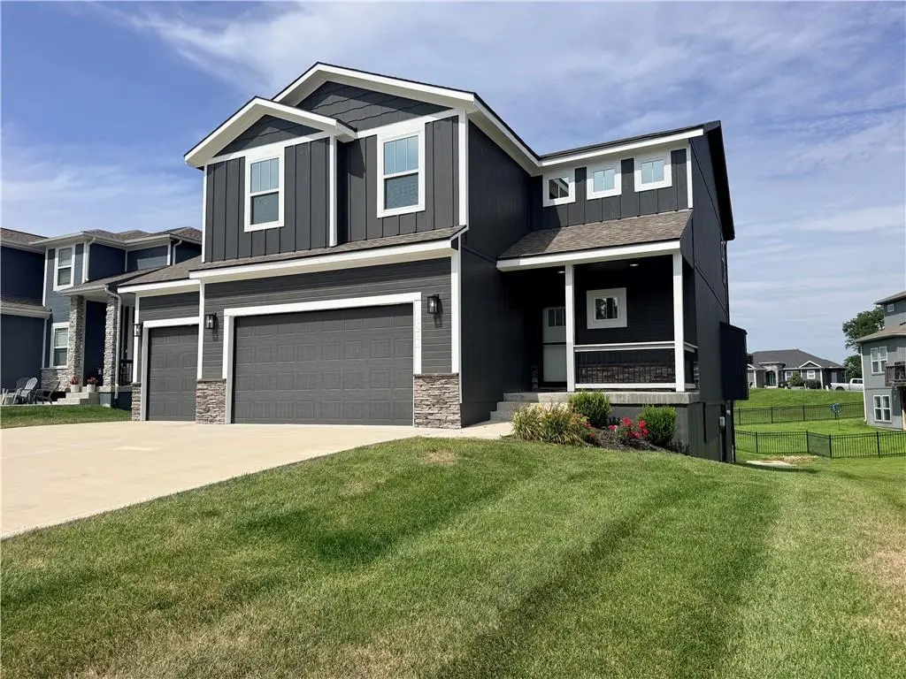 1244 Hillmann LN, Warrensburg, MO 64093