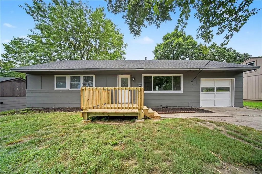2409 Linden DR, Kansas City, KS 66106