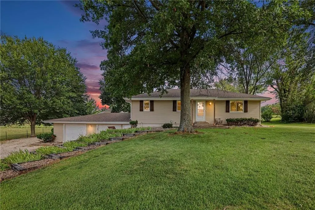 13744 Archer RD, Bonner Springs, KS 66012