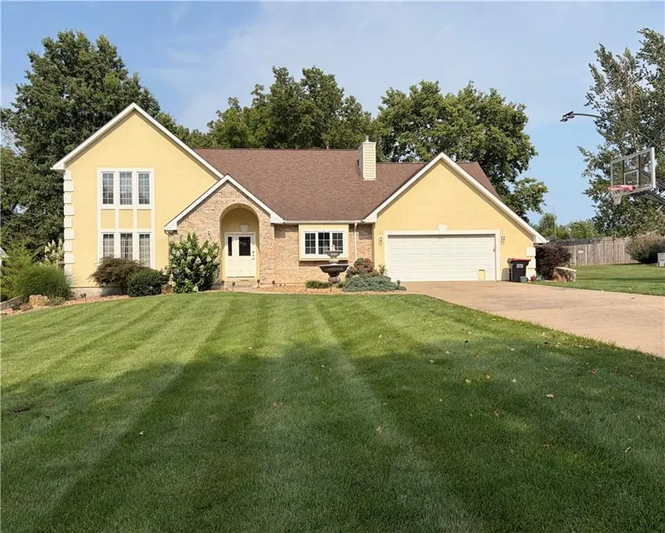 4135 Apple Ridge DR, Sedalia, MO 65301
