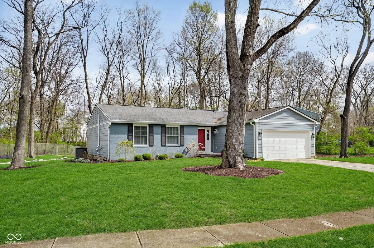 11573 Creek Side LN, Carmel, IN 46033