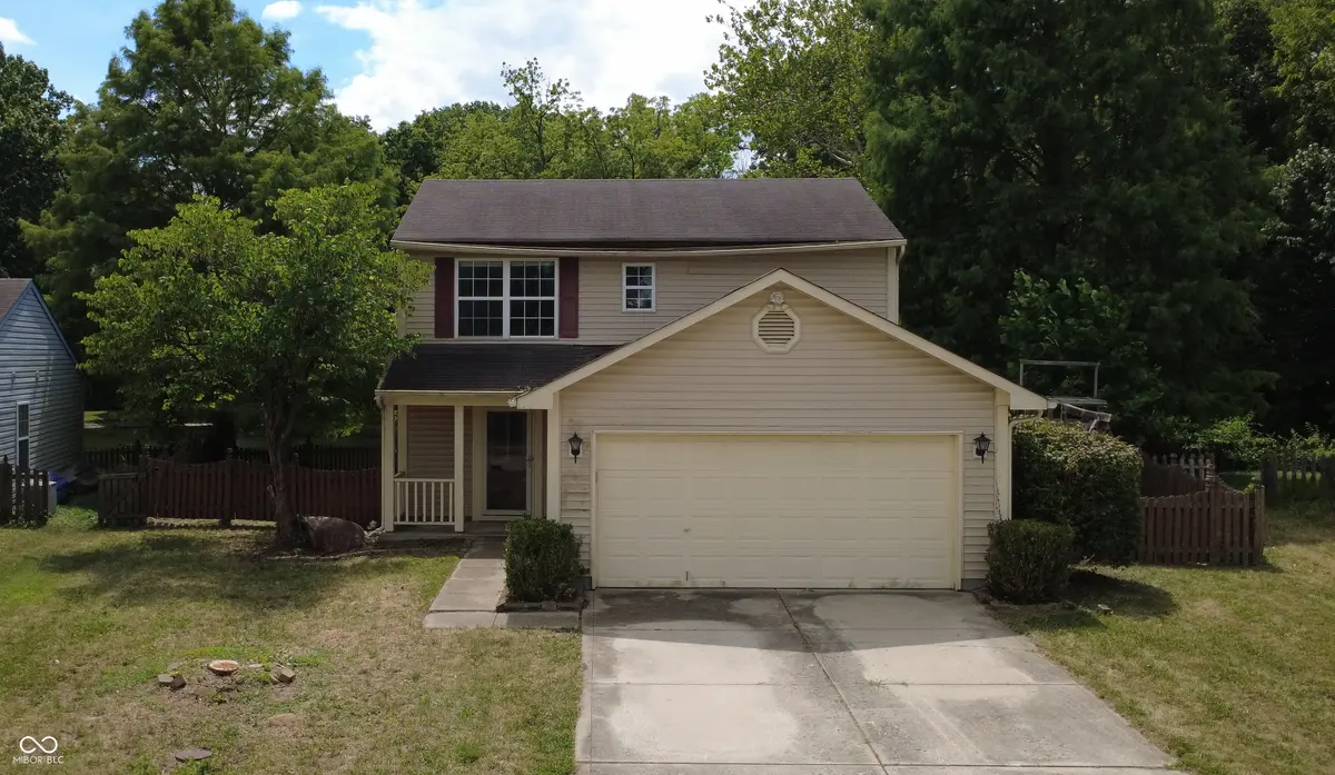 6739 Wandering WAY, Indianapolis, IN 46241
