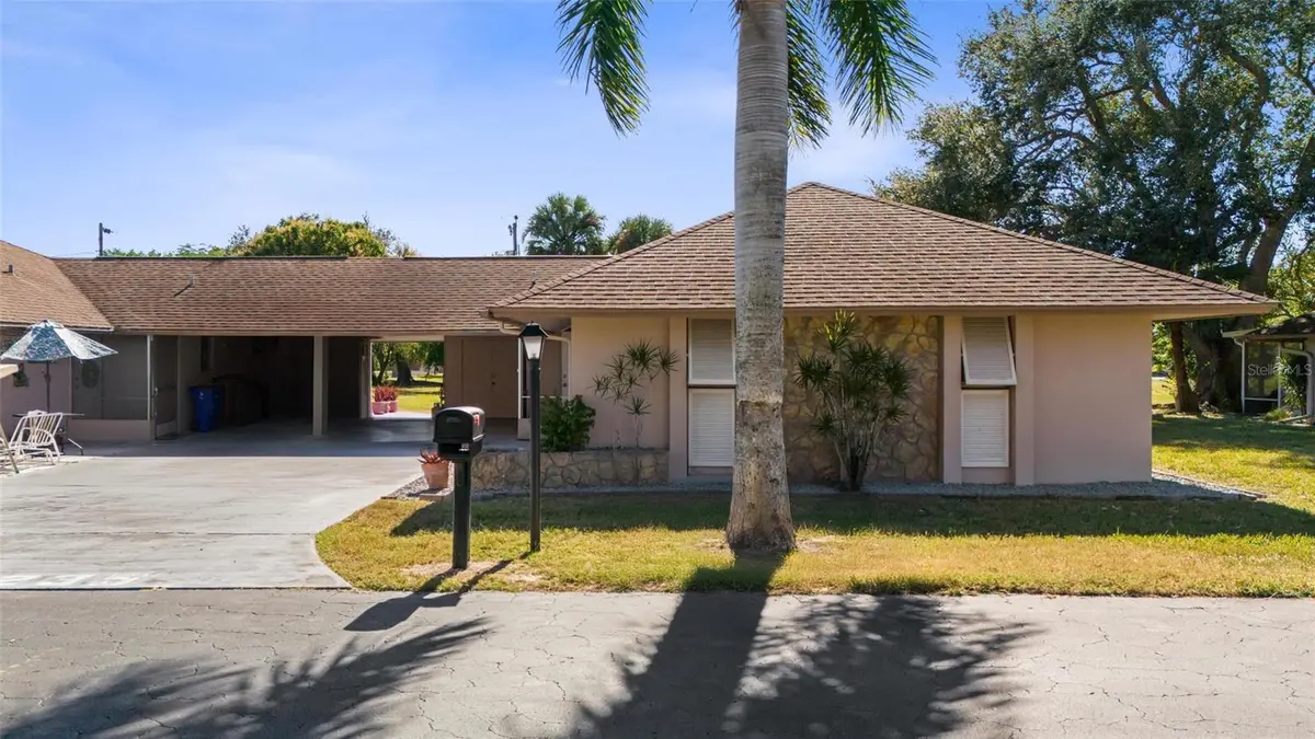 235 THISTLE CT, Lehigh Acres, FL 33936