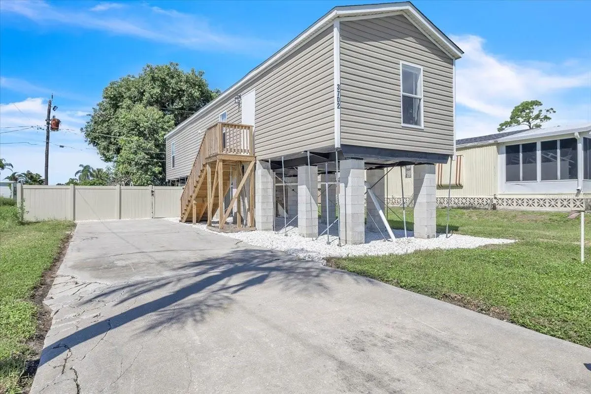 3702 DUNREATH RD, Port Charlotte, FL 33953