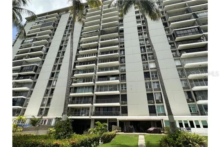 4745 ISLA VERDE AVE #17F, Carolina, PR 00979
