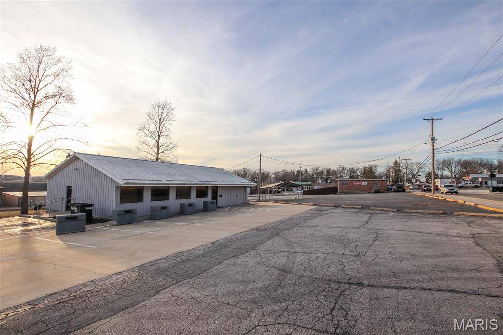 430 Kitchell AVE, St Clair, MO 63077