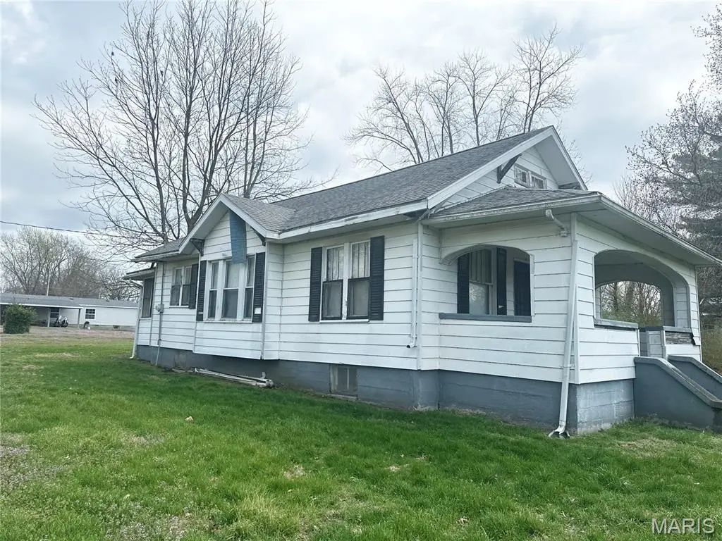 1001 S Crawford ST, Tilden, IL 62292