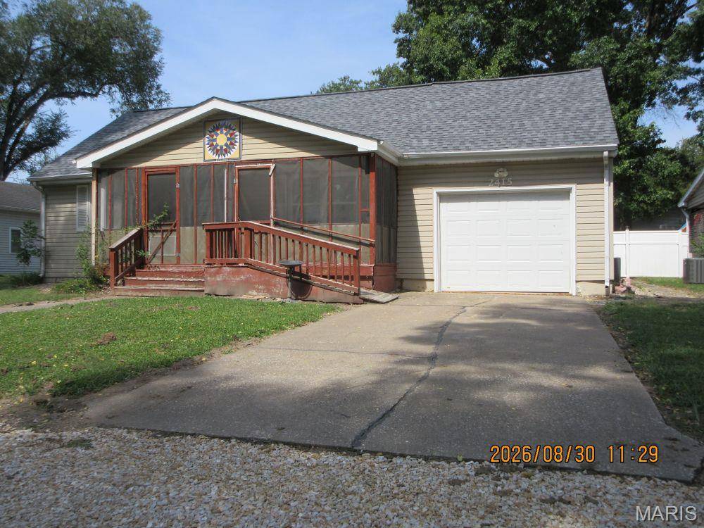 2415 N Carolina ST, Louisiana, MO 63353