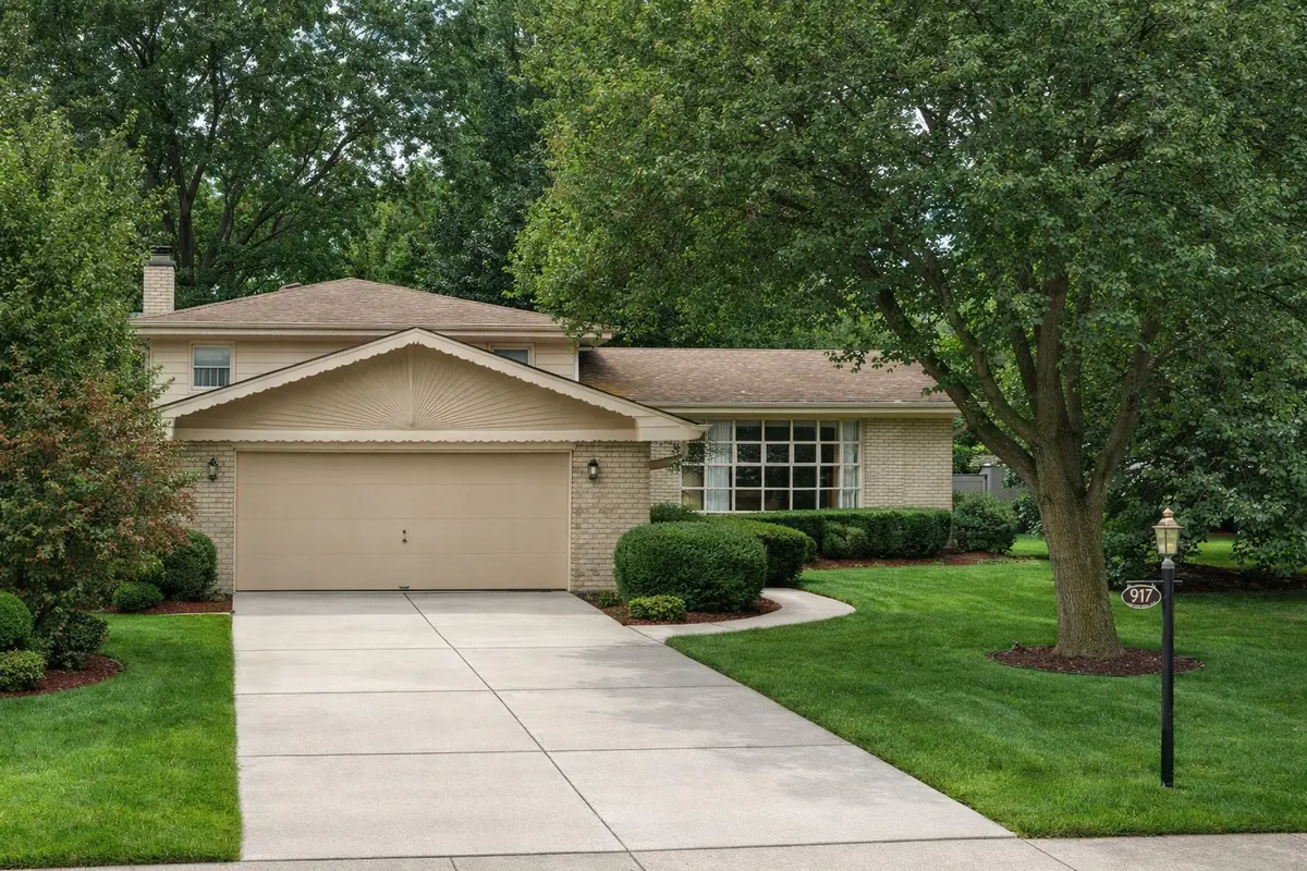 917 W Army Trail BLVD, Addison, IL 60101