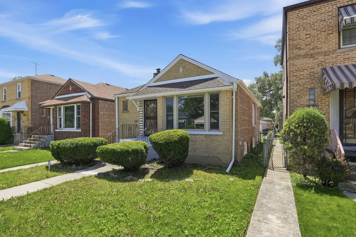 555 E 105th ST, Chicago, IL 60628