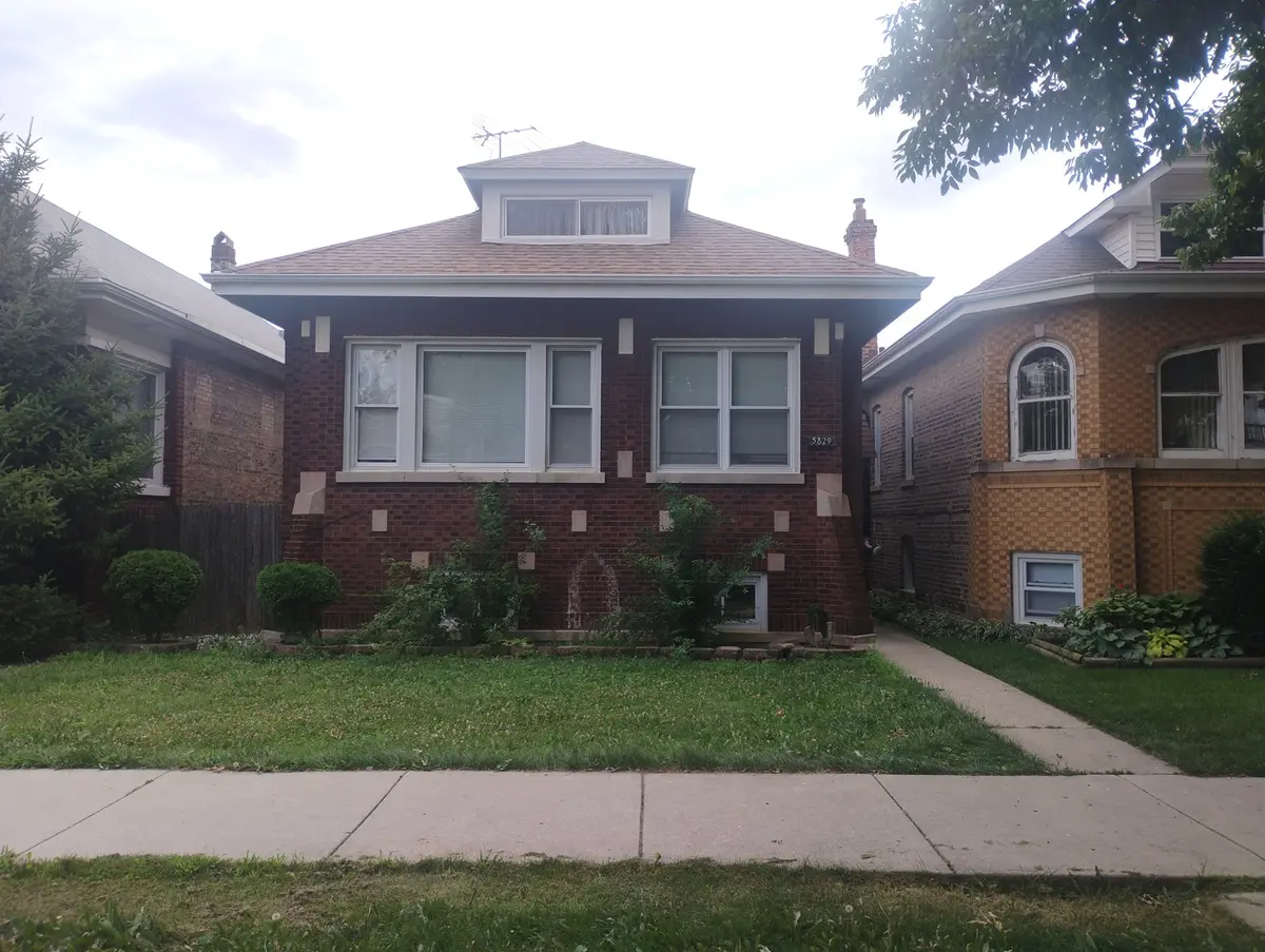5829 S Sawyer AVE, Chicago, IL 60629