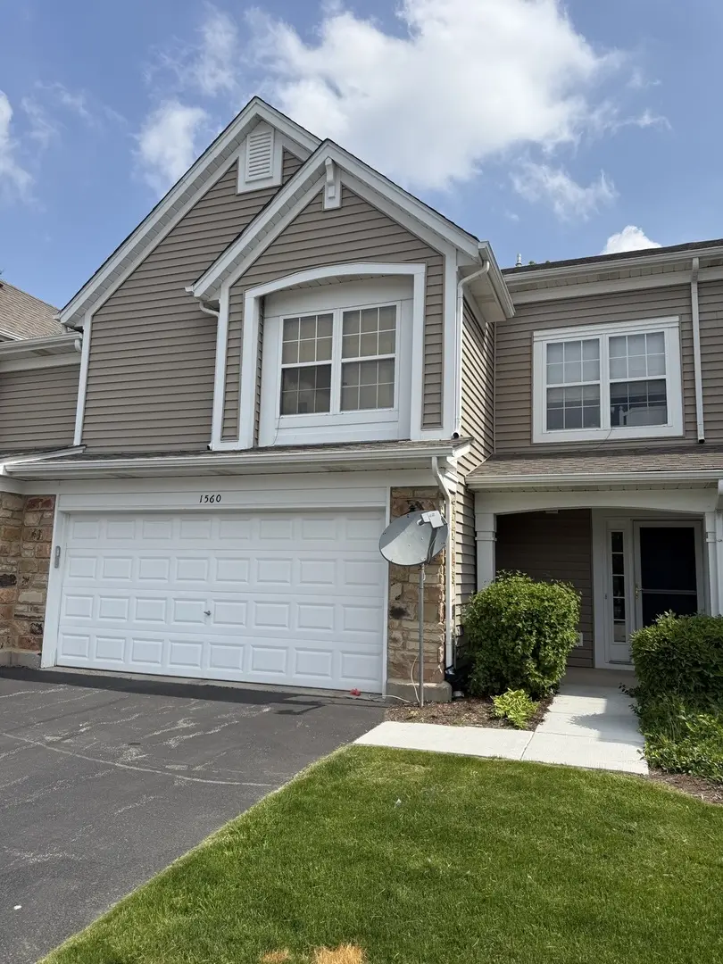 1560 E Chivalry CT, Palatine, IL 60074