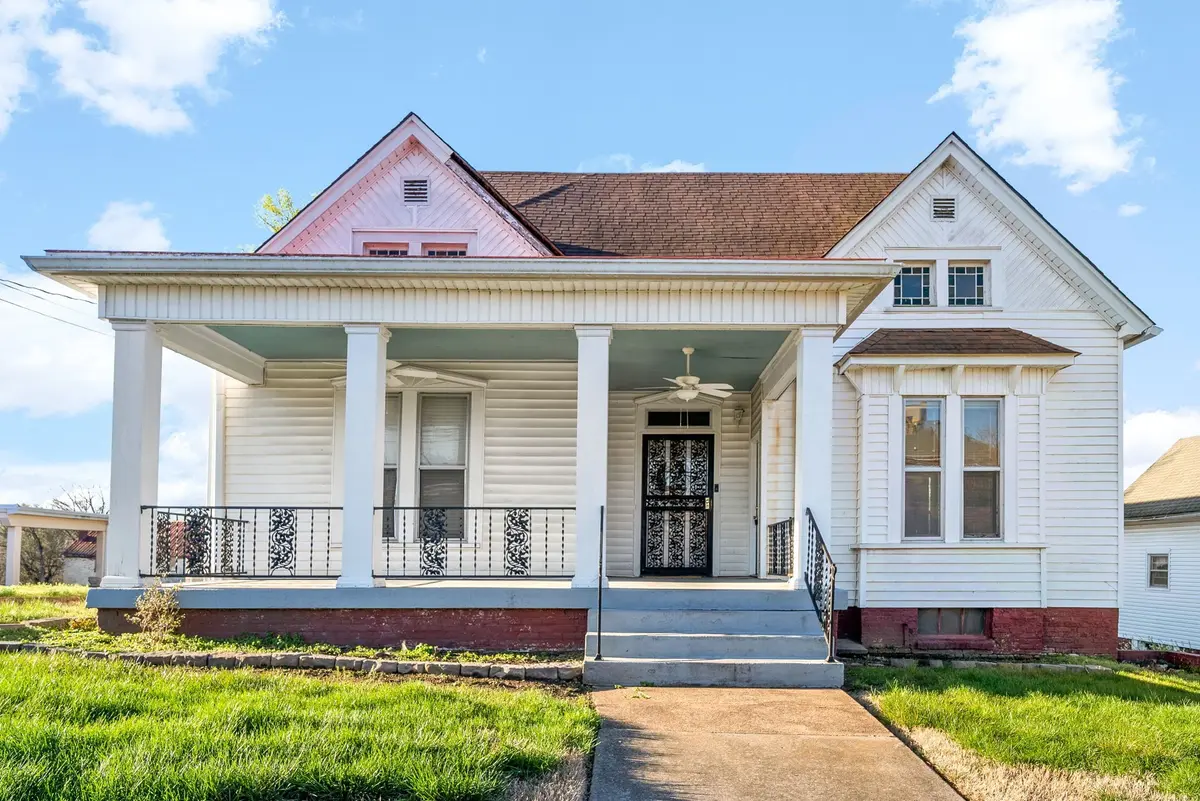 222 Union St #B, Clarksville, TN 37040