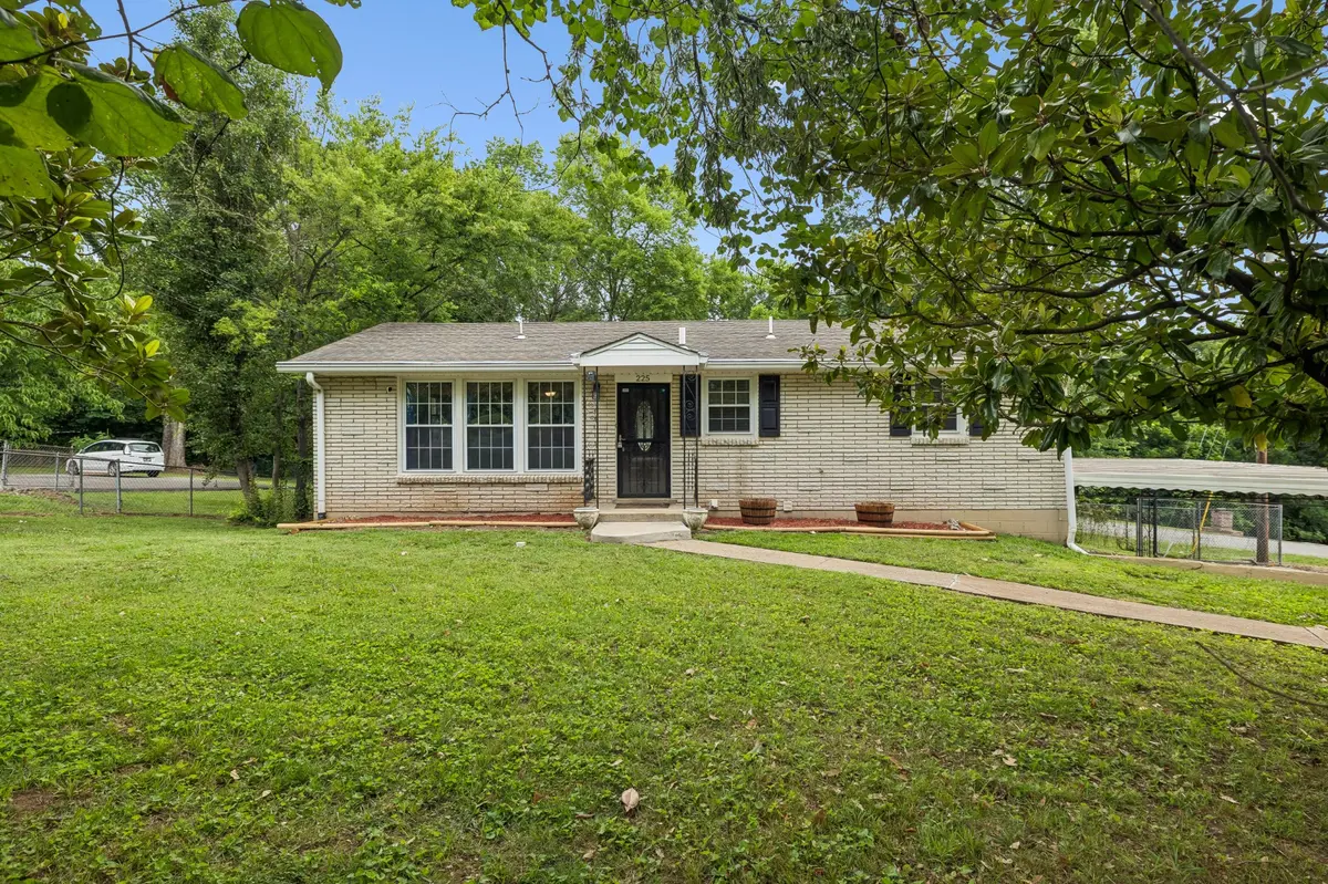 225 Bonnafield Dr, Hermitage, TN 37076