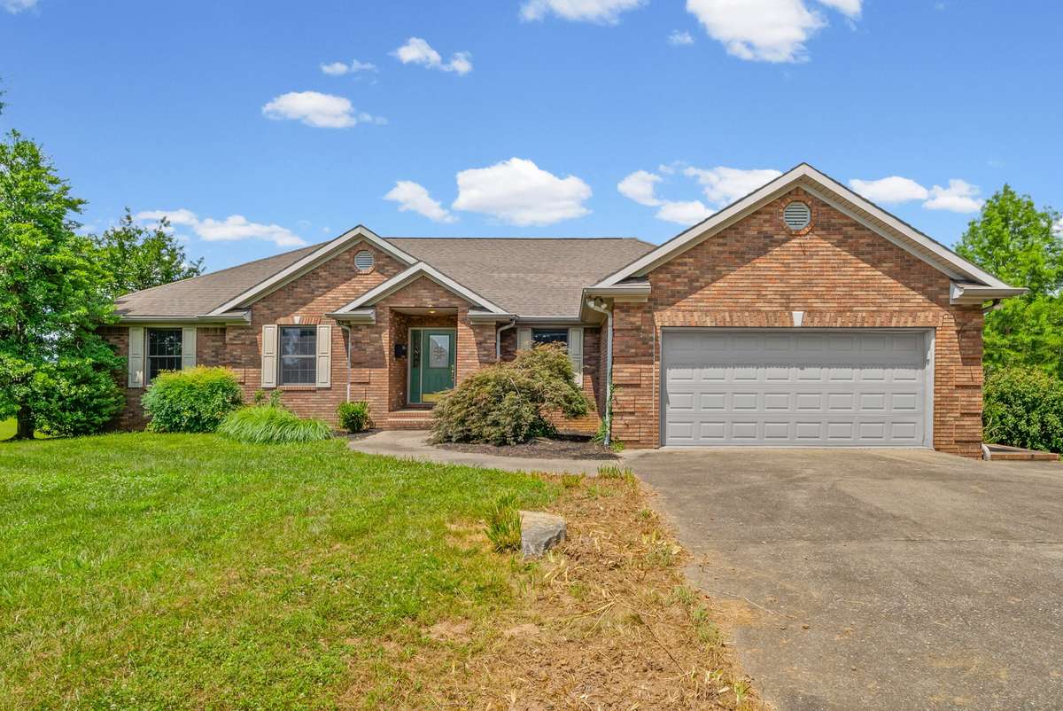 310 Chasity Dr, Cadiz, KY 42211