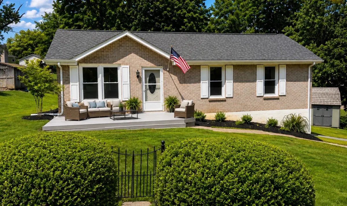 414 Oriole Cir, Clarksville, TN 37043