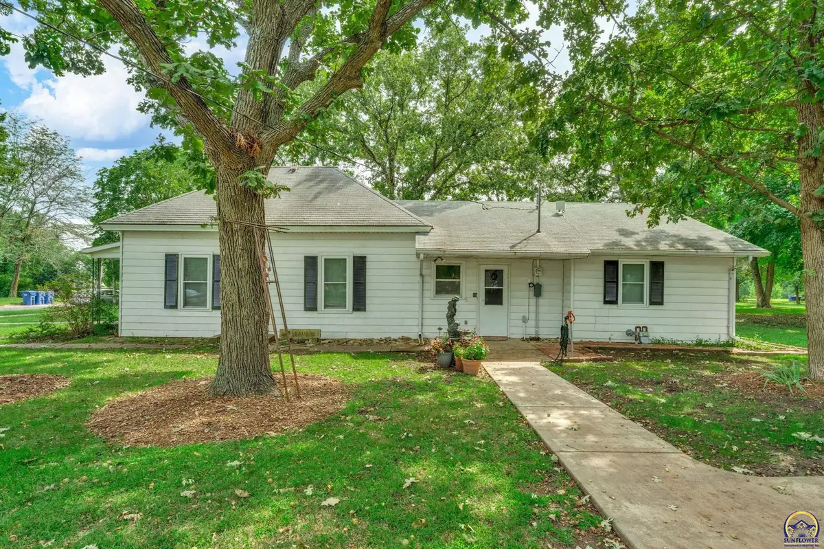 311 2nd ST, Eskridge, KS 66423