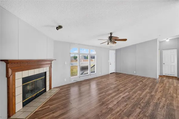 1341 Flying L Lane #11, Mansfield, TX 76063
