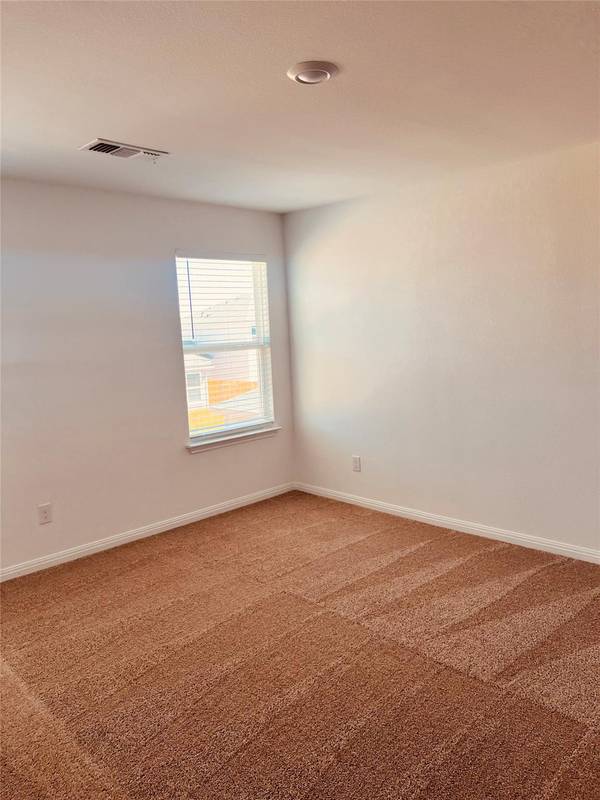 109 Fairfax LN, Jarrell, TX 76537