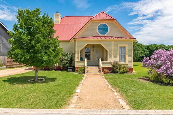 204 Prim Rose ST, Blanco, TX 78606