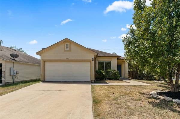 5501 S Hearsey DR, Austin, TX 78744