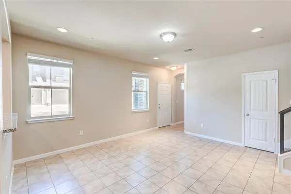 2880 Donnell DR #1704, Round Rock, TX 78664