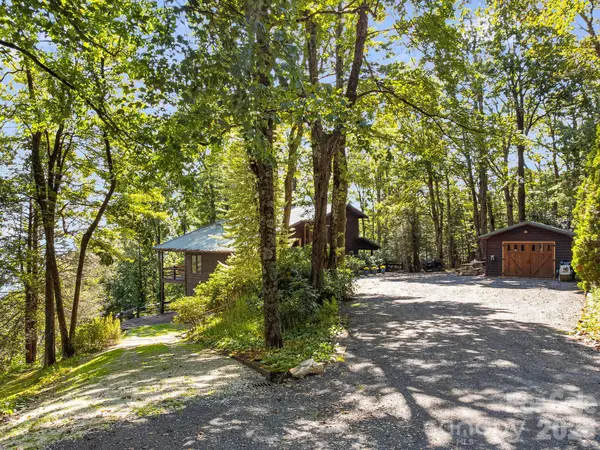 765/764 Osborne Knob RD, Little Switzerland, NC 28752