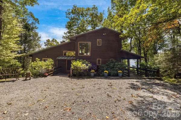765/764 Osborne Knob RD, Little Switzerland, NC 28752