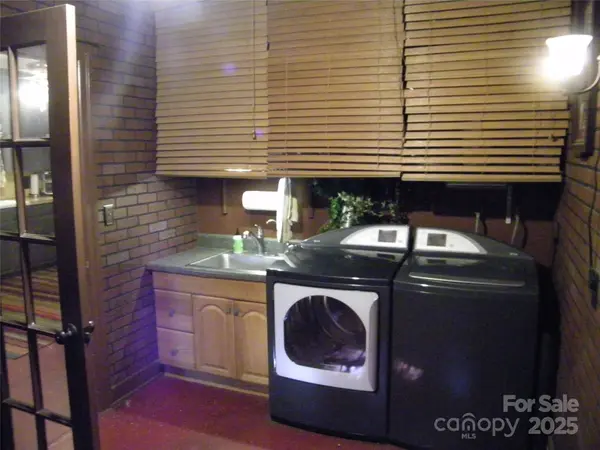 72 Lecline CIR NE, Concord, NC 28025