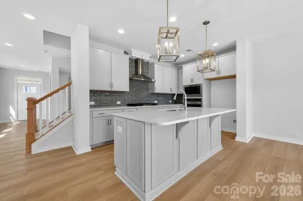 10110 Mamillion DR, Huntersville, NC 28078