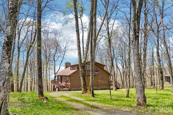 34 Wolfs Head CT, Mars Hill, NC 28754