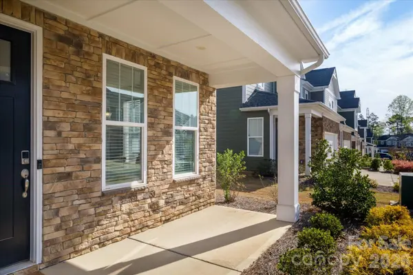 8156 Merryvale LN, Charlotte, NC 28214