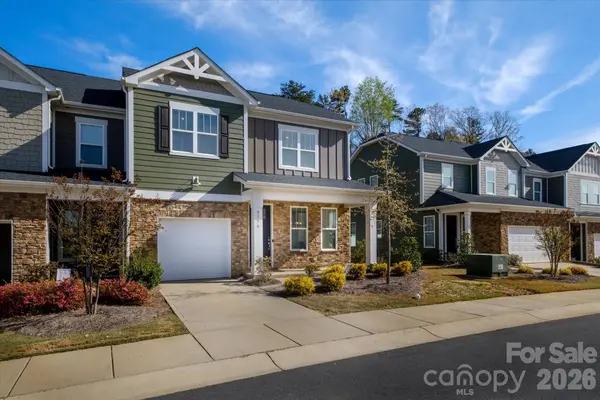 8156 Merryvale LN, Charlotte, NC 28214
