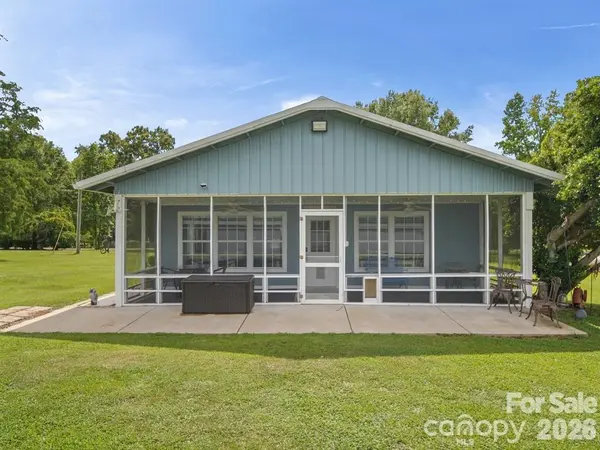 275 S Waters Edge DR, Winnsboro, SC 29180