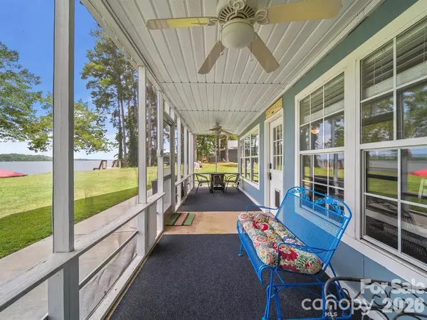 275 S Waters Edge DR, Winnsboro, SC 29180