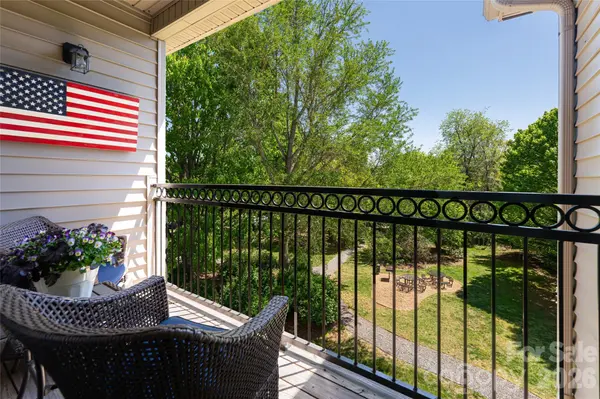 132 Appeldoorn CIR, Asheville, NC 28803