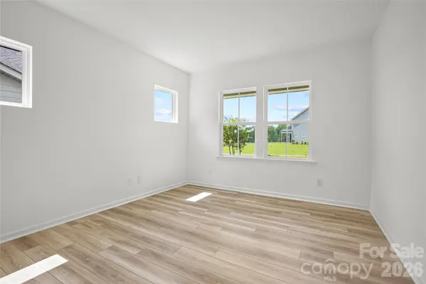 549 Cottage Garden LN, Belmont, NC 28012