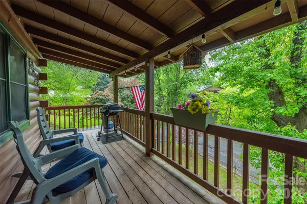 154 Cedarwood DR, Waynesville, NC 28785