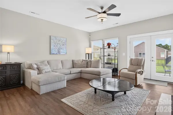 179 Glastonbury DR, Mooresville, NC 28115