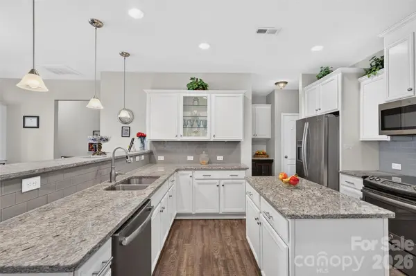 179 Glastonbury DR, Mooresville, NC 28115