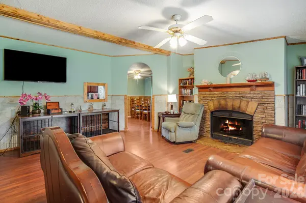 234 White Clover LN, Weaverville, NC 28787