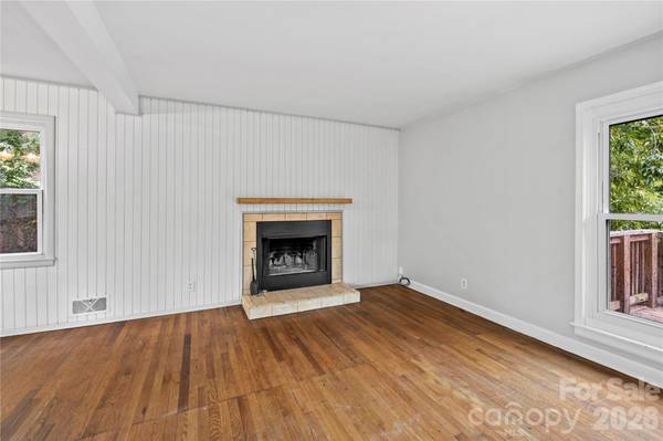 107 Wilshire DR, Asheville, NC 28806