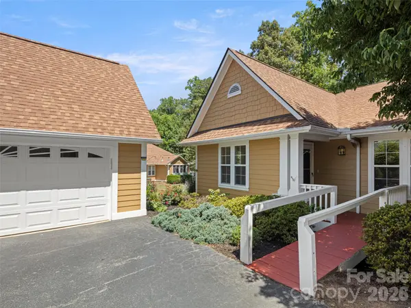 1301 Hyde Park DR, Asheville, NC 28806