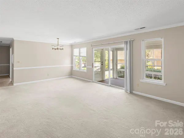 1301 Hyde Park DR, Asheville, NC 28806