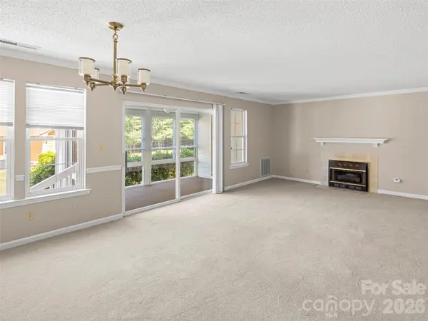 1301 Hyde Park DR, Asheville, NC 28806