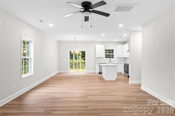 2937 Martin ST, Walkertown, NC 27051